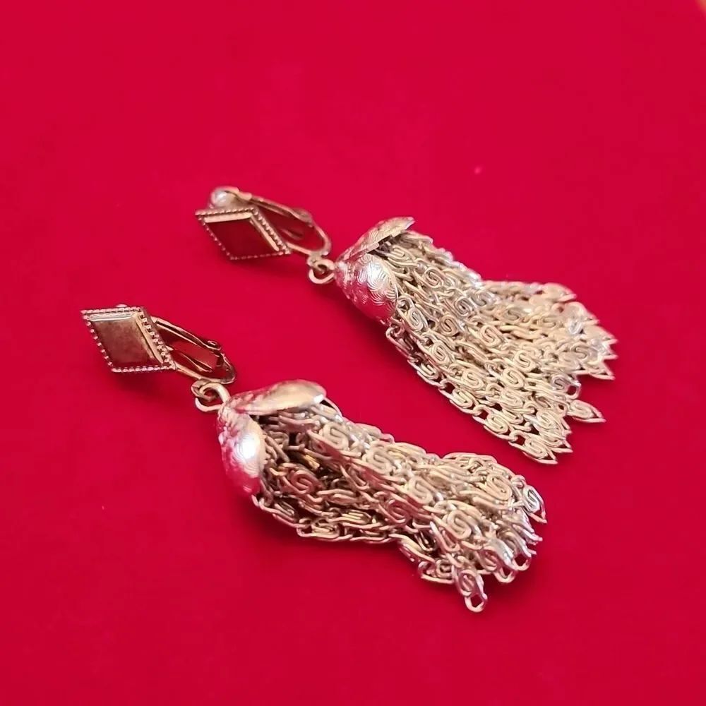 Vintage Sarah Coventry Silver Plated Clip-on Dangle Chain Earrings
